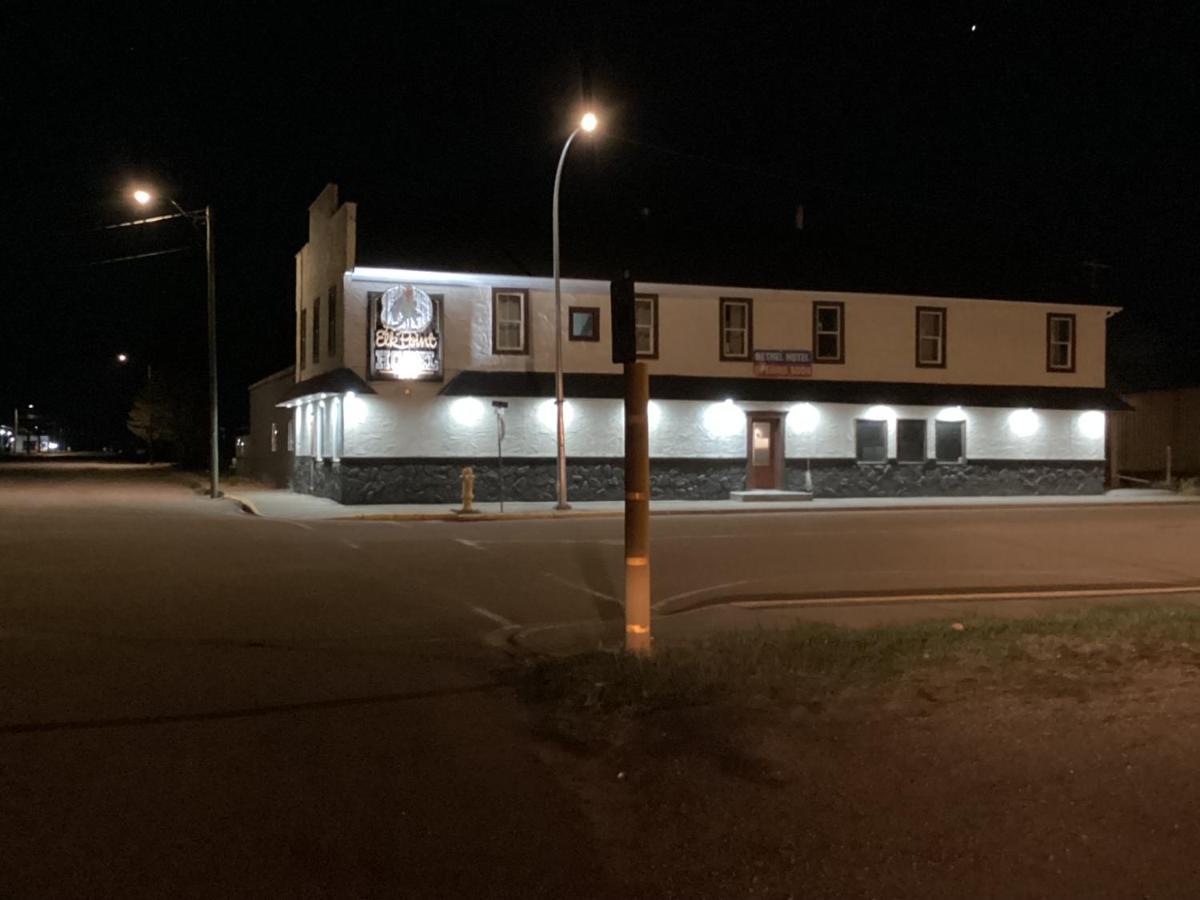 Bethel Hotel Elk Point Экстерьер фото