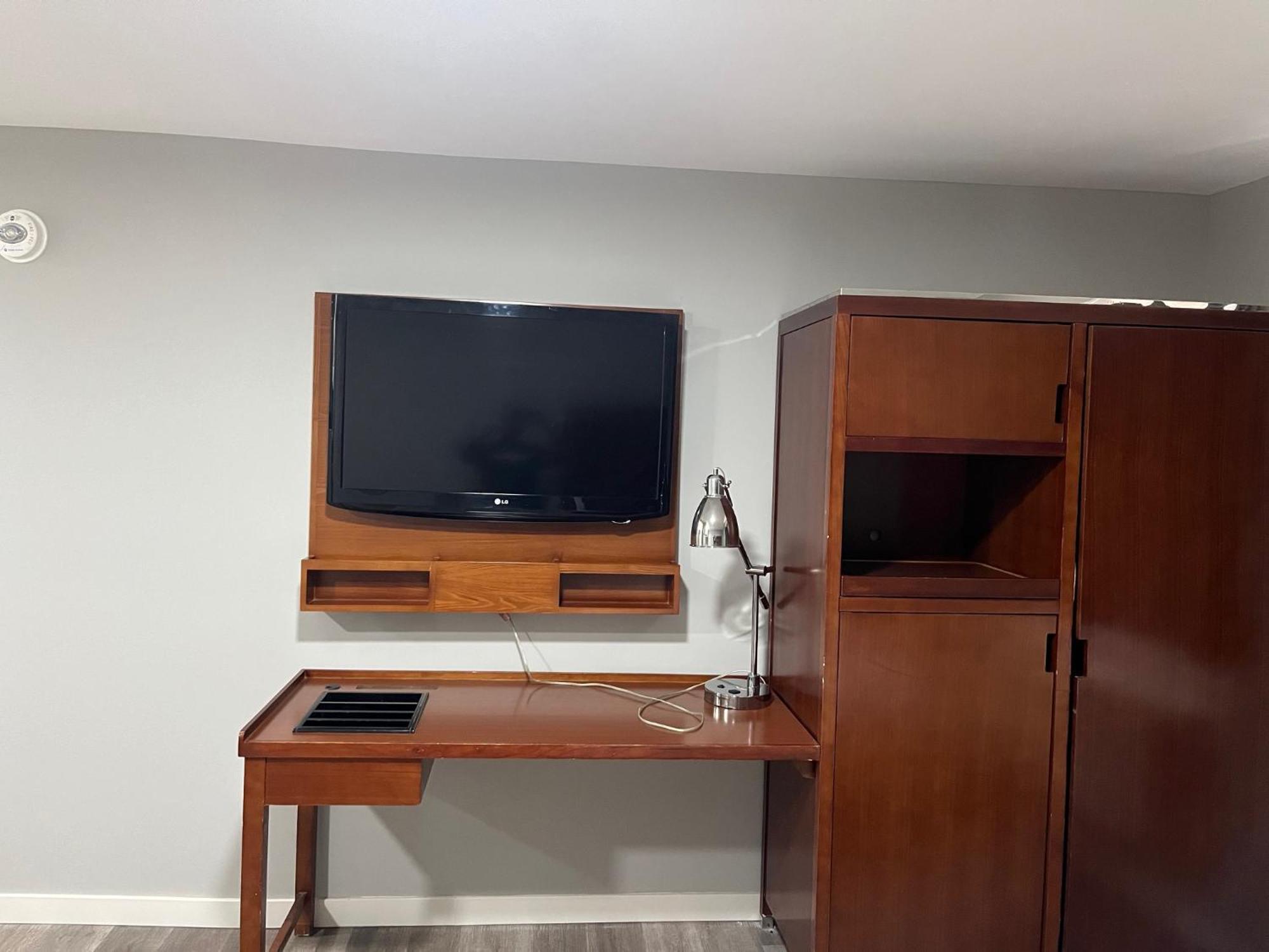 Bethel Hotel Elk Point Экстерьер фото